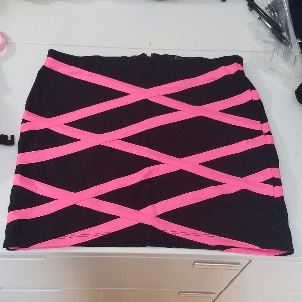 F21 Black and Hot Pink Mini Skirt